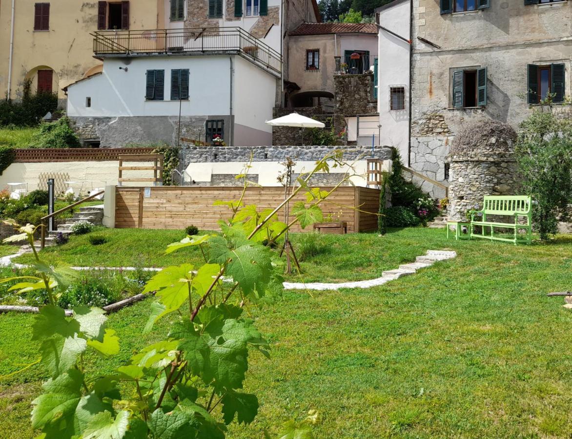 Monti Guesthouse Monti di Licciana Nardi Extérieur photo