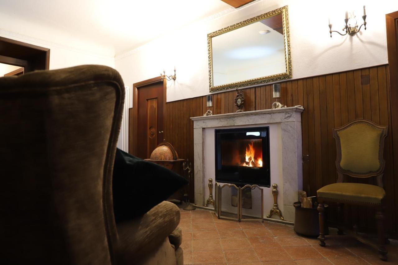 Monti Guesthouse Monti di Licciana Nardi Extérieur photo