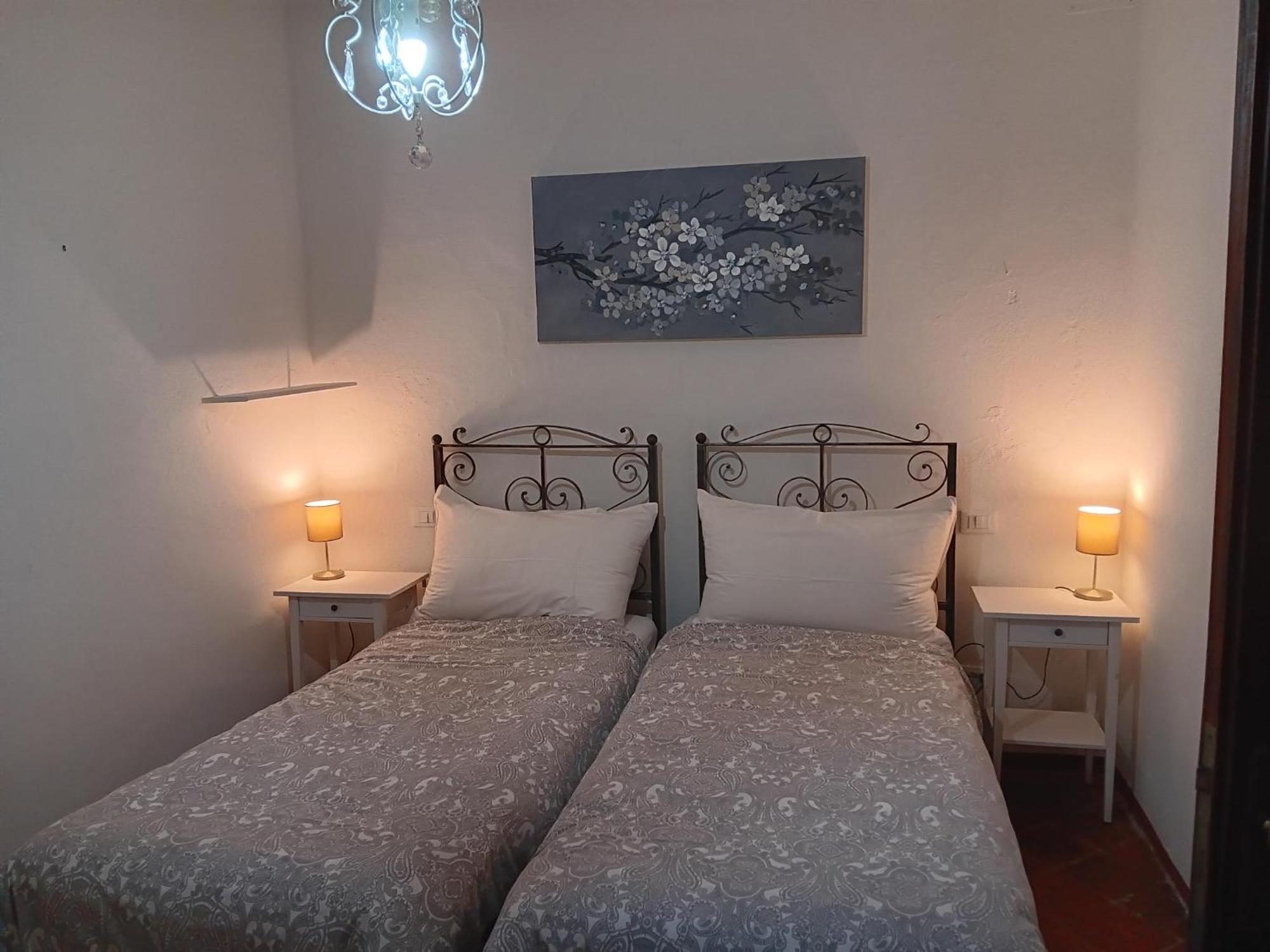 Monti Guesthouse Monti di Licciana Nardi Extérieur photo