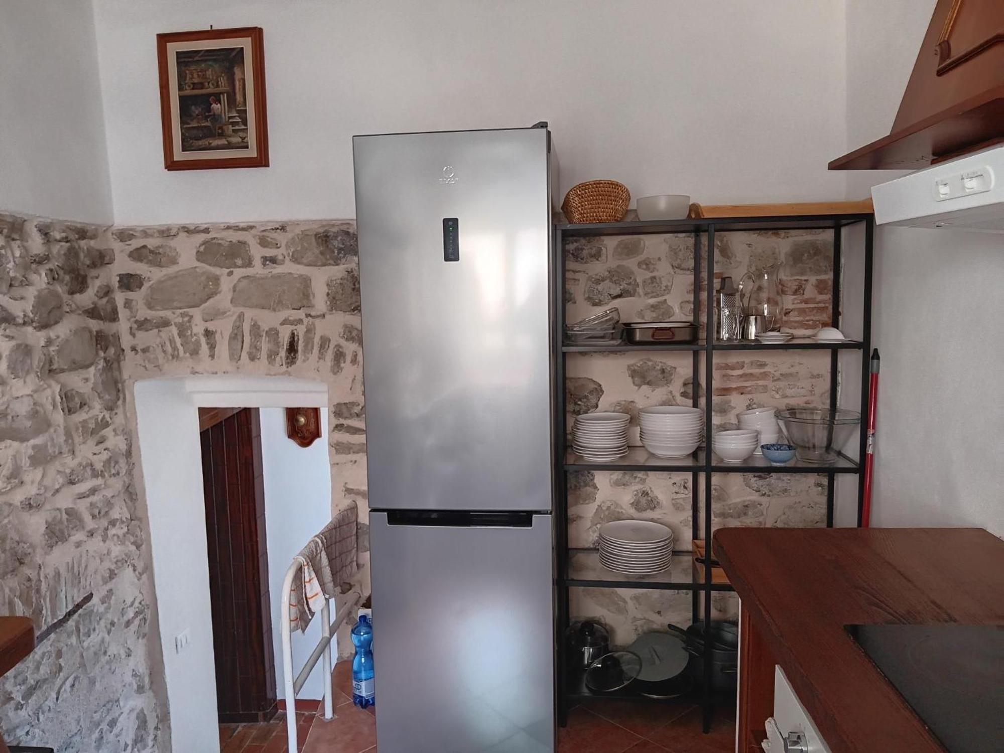 Monti Guesthouse Monti di Licciana Nardi Extérieur photo
