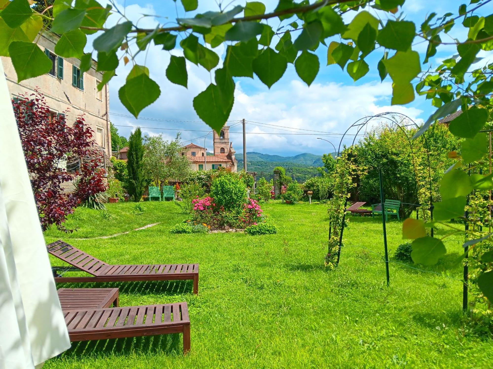 Monti Guesthouse Monti di Licciana Nardi Extérieur photo